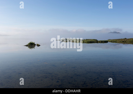 Forellenangeln am See Thingvallavatn, Südisland Stockfoto