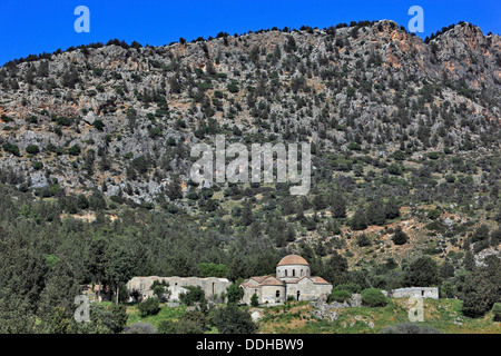 Die kleine Buffavento, unterhalb des großen Schlosses, ehemals Wegweiser zwischen den Schlössern der St. Hilarion und Kantara, Nord-Zypern Stockfoto