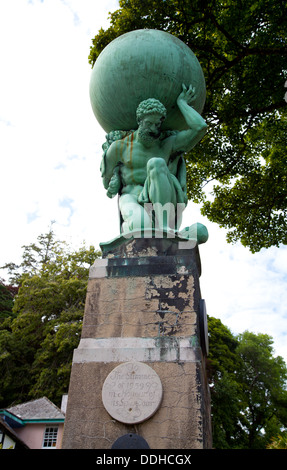 Statue des Herkules von William Brodie von 1863 die steht am Herkules Square, Portmeirion Stockfoto