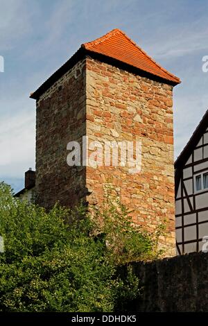 Turm der Stadt Mauer, Fachwerkhaus, Spangenberg, Schwalm-Eder-Kreis, Hessen, Deutschland Stockfoto