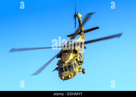 Israelische Luftwaffe (IAF) Hubschrauber Sikorsky UH-60 Blackhawk (Yanshuf) im Flug Stockfoto