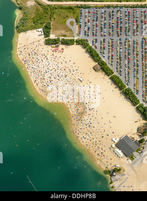 Luftaufnahme, sandigen Strand am Silbersee II See mit Menschen schwimmen und Sonnenbaden Stockfoto
