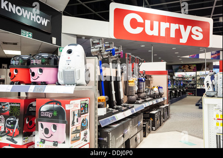 Henry Staubsauger für den Verkauf in einem Currys store, UK. Stockfoto