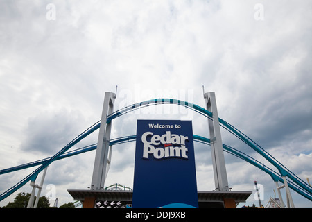 Abgebildet ist der GateKeeper-Achterbahn im Freizeitpark Cedar Point in Sandusky, Ohio Stockfoto