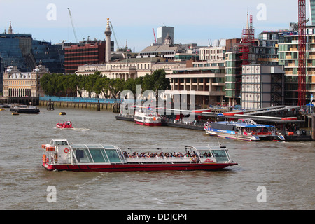 City Cruises Schiff auf dem Fluss Themse London Stockfoto