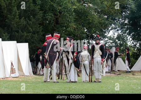 Eine französische Reenactment-Gruppe eingerichtet, ein Zeltlager in der Nähe der Butte du Lion auf dem Schlachtfeld von Waterloo, Belgien. Stockfoto