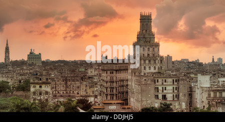 Sonnenuntergang über Parque De La Fraternidad in Havanna, Kuba Stockfoto