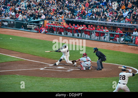 Pablo Sandoval ruft einen Hit für die San Francisco Giants im AT&T Park, San Francisco, Kalifornien Stockfoto