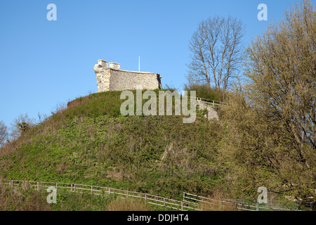 Die Ruinen des 11. Jahrhundert mittelalterliche Clare Castle, Clare, Suffolk England UK Stockfoto