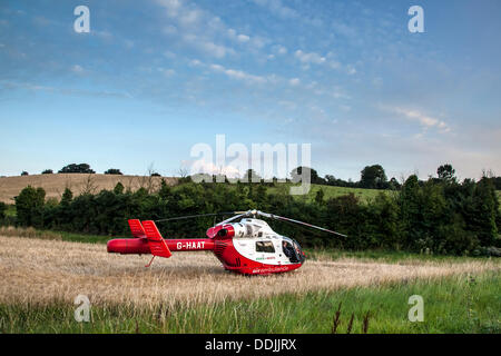 South Benfleet, Essex, England. 3. September 2013.   Angrenzend an Essex Weise eine Straße, Benfleet und Canvey IslandEssex und Herts Notfall Hubschrauber im Feld, South Benfleet Credit: Timothy Smith/Alamy Live News Stockfoto