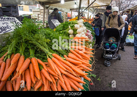 Türkenmarkt am Maybachufer in Berlin-Kreuzberg, Deutschland Stockfoto