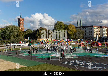 775 Jahre Berlin, Stadt der Vielfalt, Open Air Exibition, begehbare Stadtplan Berlin Mitte, Deutschland Stockfoto
