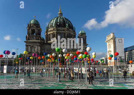 775 Jahre Berlin, Stadt der Vielfalt, Open Air Exibition, begehbare Stadtplan Berlin Mitte, Deutschland Stockfoto