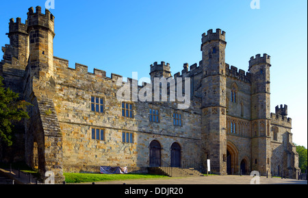 Der große Torhaus der Battle Abbey (1338 erbaut) Website von der Schlacht von Hastings 1066, Battle, East Sussex, UK Stockfoto