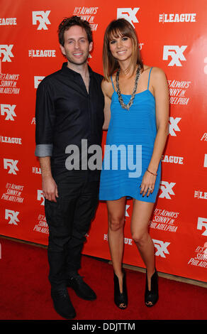 Los Angeles, Kalifornien, USA. 3. September 2013. Glenn Howerton, Jill Latiano Teilnahme an '' Es ist Always Sunny in Philadelphia'' Staffel 9 und '' The League'' Staffel 5 Premiere im Köder in Hollywood, Kalifornien am 3. September 2013 statt. 2013 © D. Long/Globe Photos/ZUMAPRESS.com/Alamy Live-Nachrichten Stockfoto