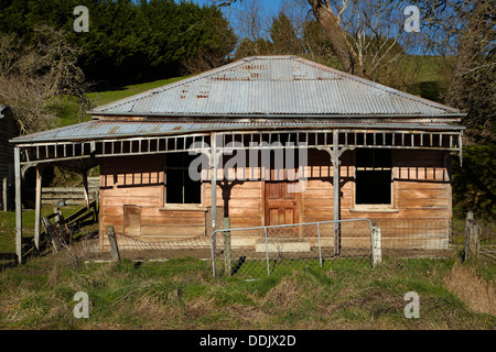 Verfallenes Bauernhaus in der Nähe von Lawrence, Otago, Südinsel, Neuseeland Stockfoto