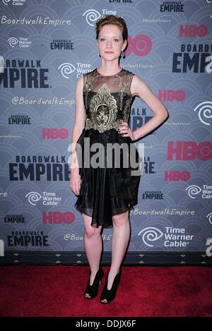 New York, NY. 3. September 2013. Wrenn Schmidt im Ankunftsbereich für BOARDWALK EMPIRE Saison vier Premiere, The Ziegfeld Theatre, New York, NY 3. September 2013. Gregorio © T. Binuya/Everett Collection/Alamy Live-Nachrichten Stockfoto