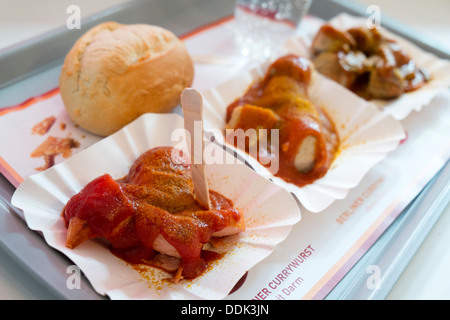 Probe-Verkostung Menü Mittagessen im Currywurst Museum in Berlin Deutschland Stockfoto