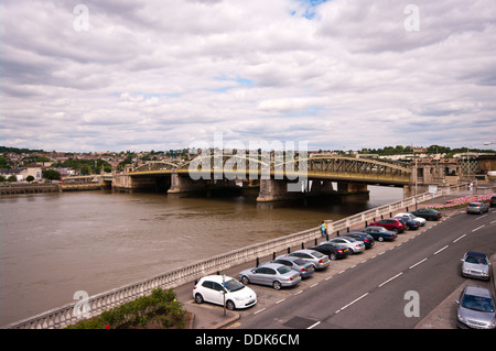 Rochester-Brücke über den Fluss Medway Kent UK Stockfoto