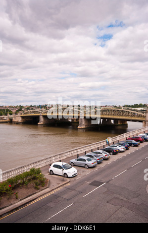 Rochester-Brücke über den Fluss Medway Kent UK Stockfoto