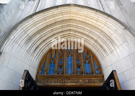 Eingang zum Yale Universität Sheffield Sterling Strathcona, SSS. Stockfoto