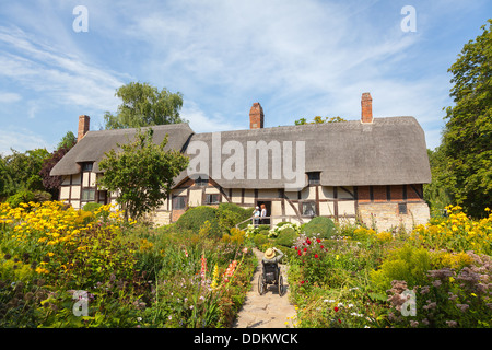 Anne Hathaway (Shakespeares Frau) strohgedeckten Haus und Garten in Shottery, Stratford-upon-Avon, England Stockfoto