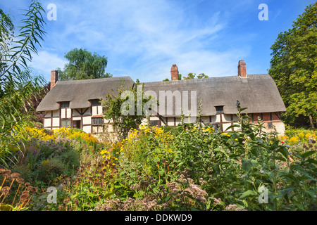 Anne Hathaway (Shakespeares Frau) strohgedeckten Haus und Garten in Shottery, Stratford-upon-Avon, England Stockfoto