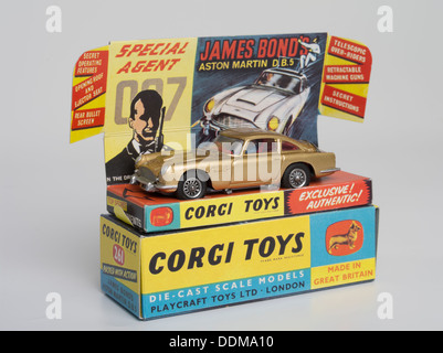 Corgi Toys (261)-Cast Model of James Bond's Aston Martin DB5 in Goldfinger mit Schleudersitz produziert im Jahr 1965 Stockfoto