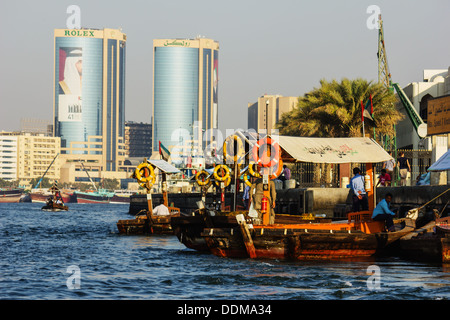 Dubai, Vae - 13. November: Schiff im Hafen sagte am 13. November 2012 in Dubai, UAE. der älteste Hafen von Dubai Stockfoto