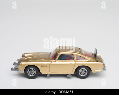 Corgi Toys (261)-Cast Model of James Bond's Aston Martin DB5 in Goldfinger mit Schleudersitz produziert im Jahr 1965 Stockfoto