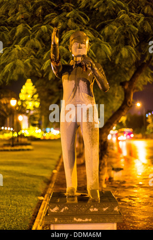 Statue des ermordeten Gewerkschaftsführer Chea Vichea, Phnom Penh, Kambodscha. Stockfoto