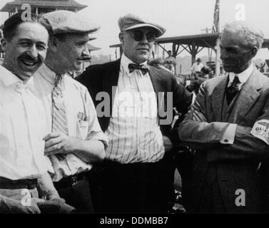 Jules Goux, Barney Oldfield und Henry Ford, Indianapolis, 1921. Artist: Unbekannt Stockfoto