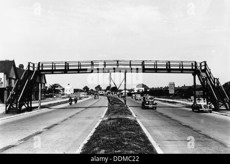 Die North Circular Road, London, c 1938. Artist: Unbekannt Stockfoto