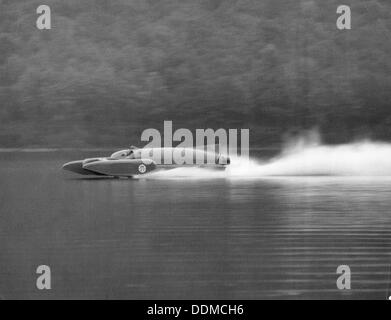 Donald Campbell in Bluebird K7, Coniston Water, Cumbria, 1958. Artist: Unbekannt Stockfoto