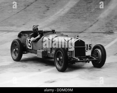 Henry Birkin mit Alfa Romeo in Brooklands, Surrey, 1930er Jahre. Artist: Unbekannt Stockfoto