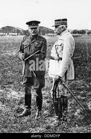 Feldmarschall Sir Douglas Haig und Allgemeine Francois Anthoine, WWI, c 1914 - c 1918. Artist: Unbekannt Stockfoto