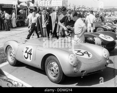 Stirling Moss mit Porsche RSK, Goodwood, Sussex, 1955. Artist: Unbekannt Stockfoto