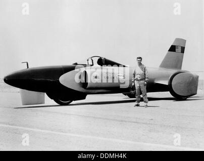 Craig Breedlove mit 'Spirit of America' Land Speed Record Auto, c 1963. Artist: Unbekannt Stockfoto