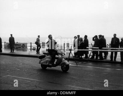 Ein Mann auf einem lambretta Roller, die an der Daily Express Rallye 1953. Artist: Unbekannt Stockfoto