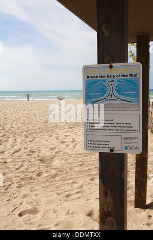 RIP-Strömung Warnzeichen. Indiana Dunes State Park. Stockfoto