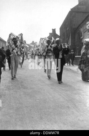 Winster Morris Dancers, Derbyshire, c 1908. Artist: Unbekannt Stockfoto