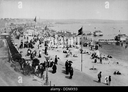 The seafront at Weymouth, Dorset, 1890s. Artist: Unknown Stockfoto