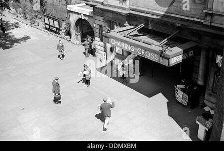 U-Bahn-Station Charing Cross, London, c1945-c1965. Künstler: SW Rawlings Stockfoto