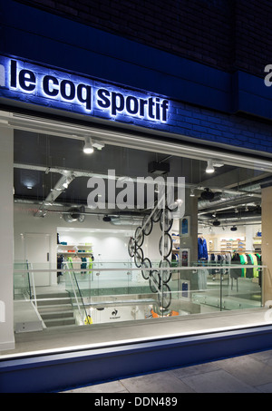 Le Coq Sportif London - Flagship-Store, London, Vereinigtes Königreich. Architekt: Studio Oscar, 2013. Stockfoto