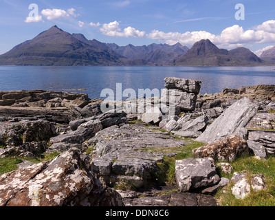 Blick vom Elgol über Meer Loch Scavaig nach Black Cuillin Berge, Isle Of Skye, Schottland, Großbritannien Stockfoto