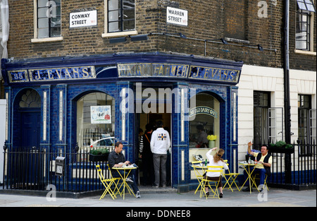 Alte Molkerei-Cafe an der Ecke von Conway und Warren Street, Fitzrovia, London, UK Stockfoto