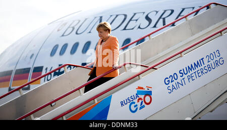 St. Petersburg, Russland. 05. Sep, 2013. Bundeskanzlerin Angela Merkel kommt für die G20-Führer? Gipfel in St. Petersburg, Russland, 5. September 2013. Der G20-Gipfel findet vom 05 bis 06 September statt. Foto: KAY NIETFELD/Dpa/Alamy Live News Stockfoto