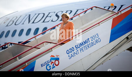 St. Petersburg, Russland. 05. Sep, 2013. Bundeskanzlerin Angela Merkel kommt für die G20-Führer? Gipfel in St. Petersburg, Russland, 5. September 2013. Der G20-Gipfel findet vom 05 bis 06 September statt. Foto: KAY NIETFELD/Dpa/Alamy Live News Stockfoto