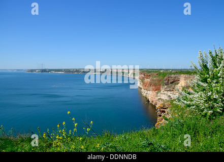 Panorama-Meerblick auf Kap Kaliakra im bulgarischen Schwarzmeerkueste Stockfoto