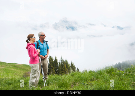 Paar, Wandern, Neunerkoepfle, Allgäuer Alpen, Tannheimer Tal, Tirol, Austria, Europe Stockfoto